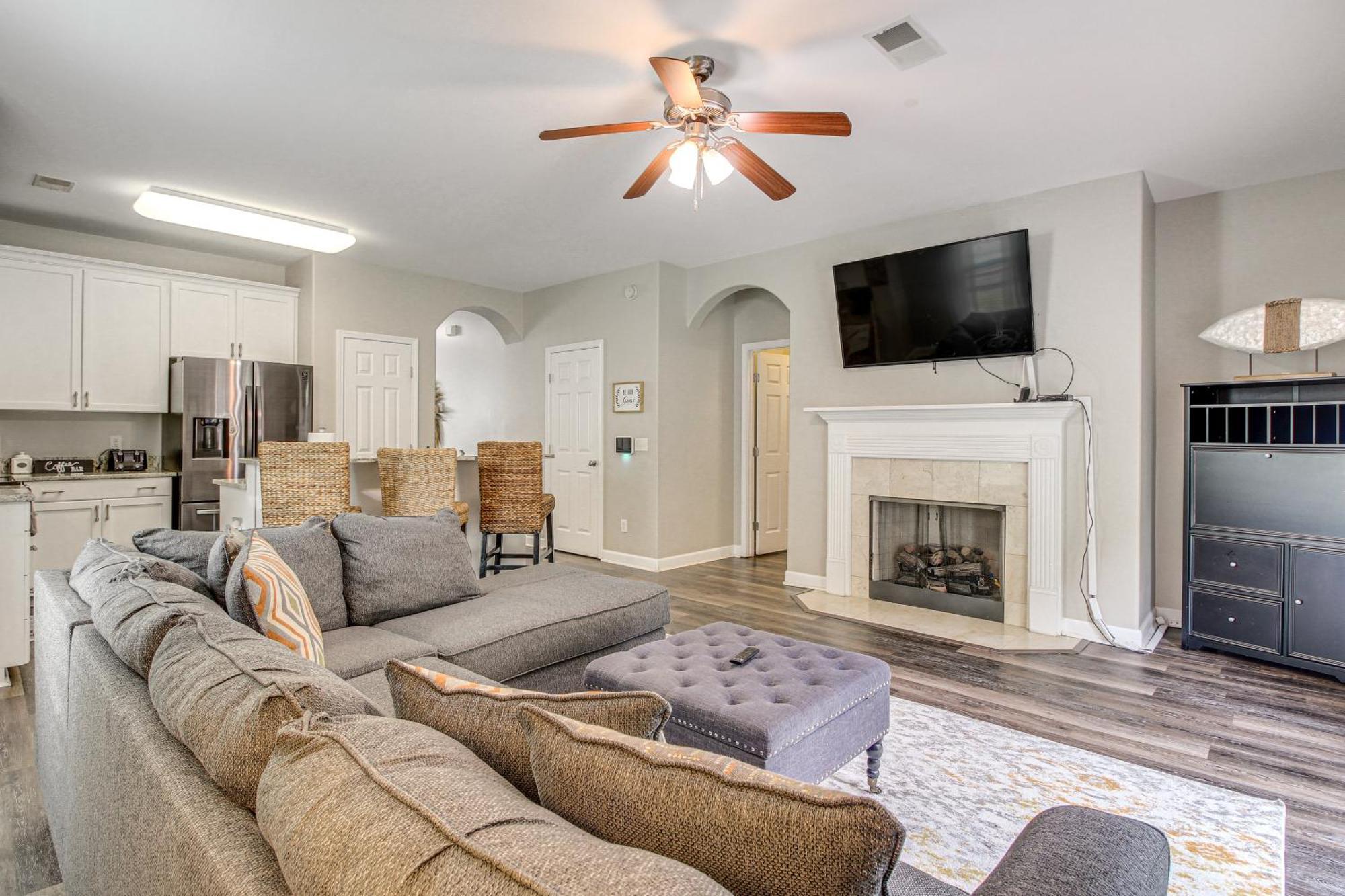 Spacious Pooler Home With Family-Friendly Perks ซาวานนาห์ ภายนอก รูปภาพ